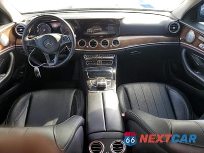 Zdjęcie 8 z 12 samochodu: 2018 MERCEDES-BENZ E 300 VIN:WDDZF4JB3JA389196 - miniatura
