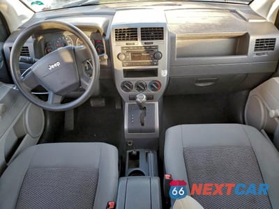 Zdjęcie 8 z 15 samochodu: 2007 JEEP COMPASS VIN:1J8FT470X7D378501 - miniatura