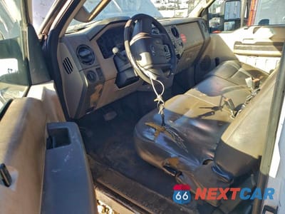 Zdjęcie 8 z 13 samochodu: 2009 FORD F450 SUPER UTILITY / SERVICE TRUCK VIN:1FDAF46R69EA21317 - miniatura
