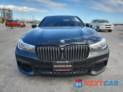 Piąte zdjęcie samochodu w środku: 2017 BMW 740 XE VIN:WBA7J2C39HG497790 - miniatura