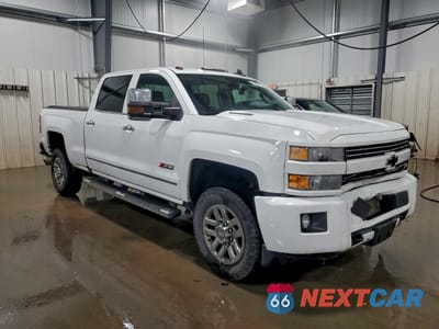 Czwarte zdjęcie samochodu z boku: 2016 CHEVROLET SILVERADO K3500 LTZ VIN:1GC4K0C86GF238973 - miniatura