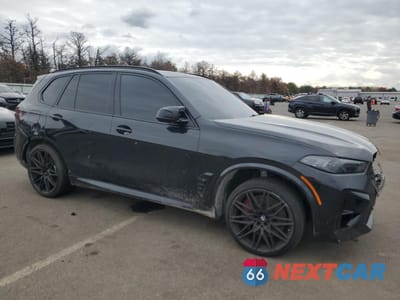 Czwarte zdjęcie samochodu z boku: 2025 BMW X5 M COMPETITION VIN:5YM13ET02S9Y75736 - miniatura