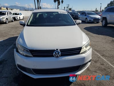 Piąte zdjęcie samochodu w środku: 2014 VOLKSWAGEN JETTA SE VIN:3VWD07AJ4EM237674 - miniatura