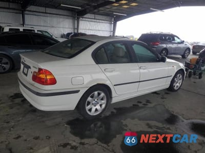 Trzecie zdjęcie samochodu z tyłu: 2004 BMW 325 IS SULEV VIN:WBAAZ334X4KP88884 - miniatura