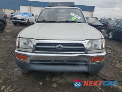 Piąte zdjęcie samochodu w środku: 1998 TOYOTA 4RUNNER SR5 VIN:JT3GN86R8W0078298 - miniatura
