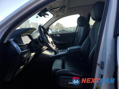 Zdjęcie 7 z 15 samochodu: 2022 BMW X7 XDRIVE40I VIN:5UXCW2C07N9J21497 - miniatura
