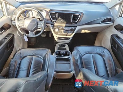 Zdjęcie 8 z 13 samochodu: 2017 CHRYSLER PACIFICA TOURING L VIN:2C4RC1BG6HR771028 - miniatura