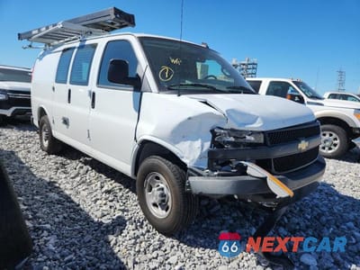 Czwarte zdjęcie samochodu z boku: 2025 CHEVROLET EXPRESS G2500 VIN:1GCWGAFP4S1106464 - miniatura