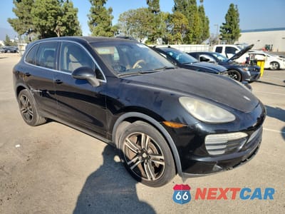 Czwarte zdjęcie samochodu z boku: 2011 PORSCHE CAYENNE VIN:WP1AA2A2XBLA07485 - miniatura