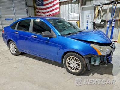 Czwarte zdjęcie samochodu z boku: 2010 FORD FOCUS SE VIN:1FAHP3FN7AW269412 - miniatura