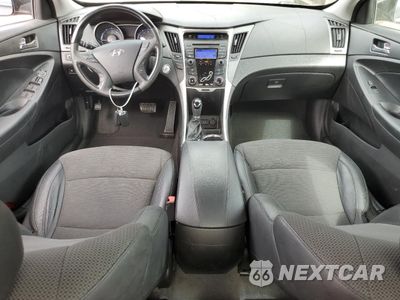 Zdjęcie 8 z 13 samochodu: 2013 HYUNDAI SONATA SE VIN:5NPEC4ACXDH762547 - miniatura