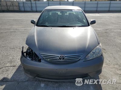 Piąte zdjęcie samochodu w środku: 2006 TOYOTA CAMRY LE VIN:4T1BE32K56U726251 - miniatura