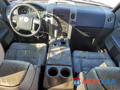 Zdjęcie 8 z 14 samochodu: 2006 LINCOLN MARK LT VIN:5LTPW16526FJ22450 - miniatura