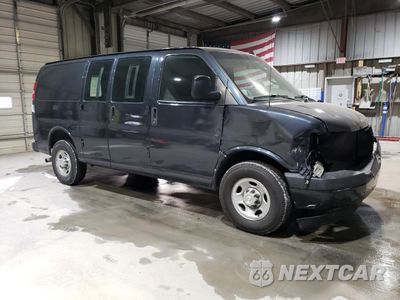 Czwarte zdjęcie samochodu z boku: 2018 CHEVROLET EXPRESS G2500 VIN:1GCWGAFPXJ1195732 - miniatura