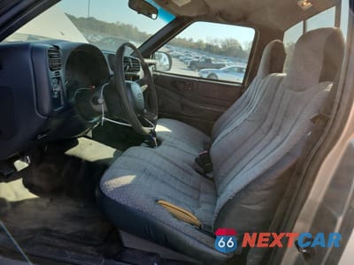 Zdjęcie 7 z 12 samochodu: 2002 CHEVROLET S TRUCK S10 VIN:1GCCS145028136474 - miniatura