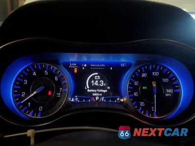 Zdjęcie 9 z 11 samochodu: 2018 CHRYSLER 300 TOURING VIN:2C3CCAAG0JH308146 - miniatura