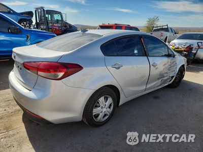 Trzecie zdjęcie samochodu z tyłu: 2017 KIA FORTE LX VIN:3KPFK4A75HE120368 - miniatura