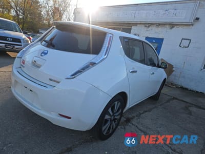 Czwarte zdjęcie samochodu z boku: 2015 NISSAN LEAF S VIN:1N4AZ0CP3FC321630 - miniatura