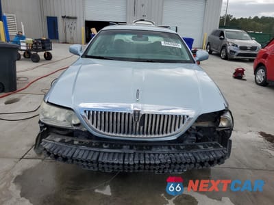 Piąte zdjęcie samochodu w środku: 2006 LINCOLN TOWN CAR SIGNATURE VIN:1LNHM81V76Y620625 - miniatura