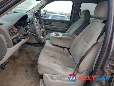 Zdjęcie 7 z 12 samochodu: 2007 GMC YUKON XL K1500 VIN:1GKFK16327J254409 - miniatura