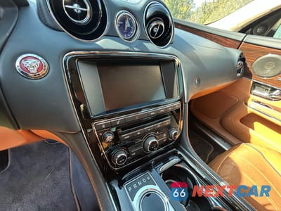 Zdjęcie 11 z 14 samochodu: 2013 JAGUAR XJ VIN:SAJWA1C73D8V44829 - miniatura