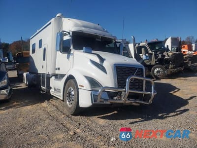 2019 VOLVO VNL SEMI TRUCK 4V4NC9EJ8KN200671 - główne zdjęcie licytacji z USA - miniatura