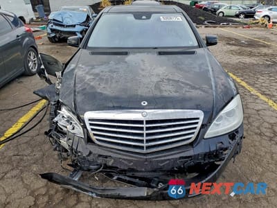 Piąte zdjęcie samochodu w środku: 2013 MERCEDES-BENZ S 550 4MATIC VIN:WDDNG9EB3DA534437 - miniatura
