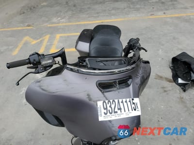 Piąte zdjęcie samochodu w środku: 2017 HARLEY-DAVIDSON FLHXS STREET GLIDE SPECIAL VIN:1HD1KRC11HB648582 - miniatura