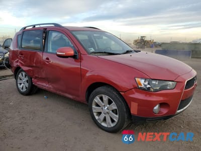 Czwarte zdjęcie samochodu z boku: 2013 MITSUBISHI OUTLANDER SE VIN:JA4JT3AW5DU004909 - miniatura