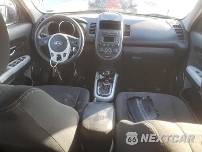 Zdjęcie 8 z 11 samochodu: 2012 KIA SOUL + VIN:KNDJT2A62C7380402 - miniatura