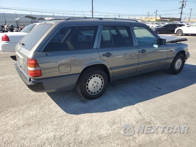 Trzecie zdjęcie samochodu z tyłu: 1987 MERCEDES-BENZ 300 TDT VIN:WDBEB93D5HF014177 - miniatura