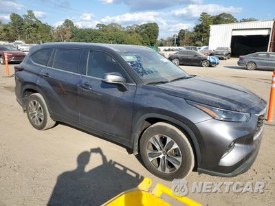 Czwarte zdjęcie samochodu z boku: 2024 TOYOTA HIGHLANDER LE VIN:5TDKDRBH2RS549391 - miniatura