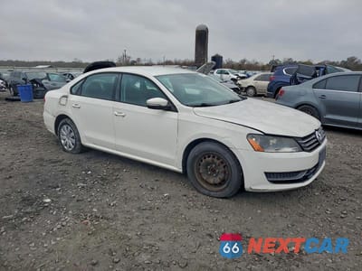 Czwarte zdjęcie samochodu z boku: 2013 VOLKSWAGEN PASSAT S VIN:1VWAP7A30DC053140 - miniatura