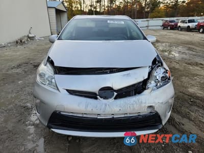 Piąte zdjęcie samochodu w środku: 2014 TOYOTA PRIUS TWO VIN:JTDKN3DU7E0390532 - miniatura