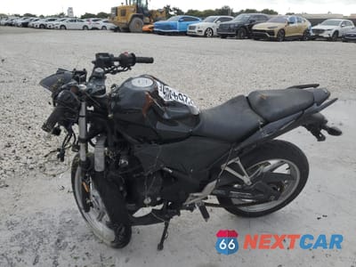 Trzecie zdjęcie samochodu z tyłu: 2012 HONDA CBR250 R VIN:MLHMC4107C5201493 - miniatura