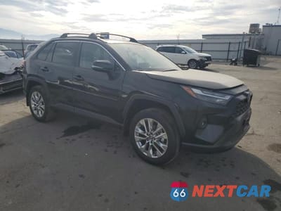 Czwarte zdjęcie samochodu z boku: 2025 TOYOTA RAV4 XLE PREMIUM VIN:2T3C1RFVXSW421160 - miniatura