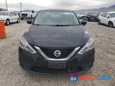 Piąte zdjęcie samochodu w środku: 2019 NISSAN SENTRA S VIN:3N1AB7AP1KY269364 - miniatura