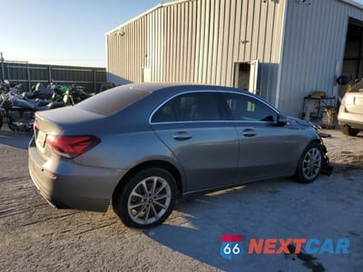 Trzecie zdjęcie samochodu z tyłu: 2019 MERCEDES-BENZ A 220 VIN:WDD3G4EB8KW014583 - miniatura