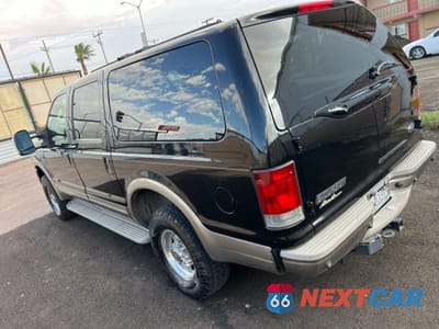 Trzecie zdjęcie samochodu z tyłu: 2005 FORD EXCURSION EDDIE BAUER VIN:1FMSU45PB5EA05897 - miniatura