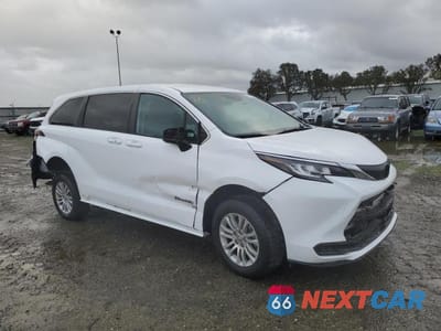 Czwarte zdjęcie samochodu z boku: 2022 TOYOTA SIENNA LE VIN:5TDKRKEC5NS087685 - miniatura