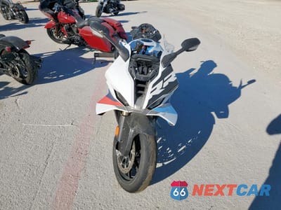 Drugie zdjęcie samochodu z przodu: 2025 BMW S 1000 RR VIN:WB10P2308S6L91866 - miniatura
