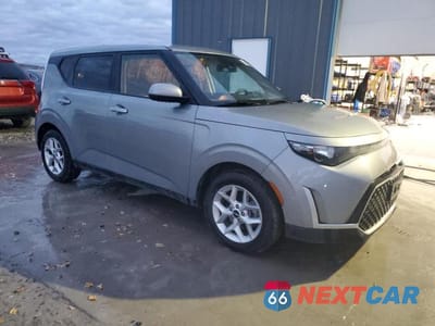Czwarte zdjęcie samochodu z boku: 2024 KIA SOUL LX VIN:KNDJ23AU8R7902384 - miniatura