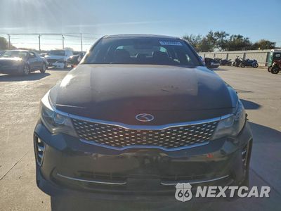 Piąte zdjęcie samochodu w środku: 2017 KIA OPTIMA SXL VIN:5XXGV4L27HG136530 - miniatura