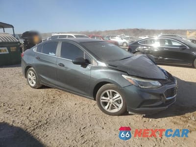 Czwarte zdjęcie samochodu z boku: 2018 CHEVROLET CRUZE LT VIN:1G1BH5SE5J7181492 - miniatura