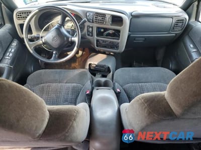 Zdjęcie 8 z 13 samochodu: 2002 CHEVROLET BLAZER VIN:1GNDT13WX2K238564 - miniatura