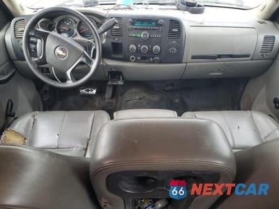 Zdjęcie 8 z 11 samochodu: 2011 CHEVROLET SILVERADO FLATBED TRUCK VIN:1GB4CZCL6BF235252 - miniatura