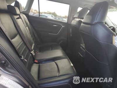 Zdjęcie 11 z 13 samochodu: 2019 TOYOTA RAV4 XLE PREMIUM VIN:JTMA1RFVXKJ010606 - miniatura