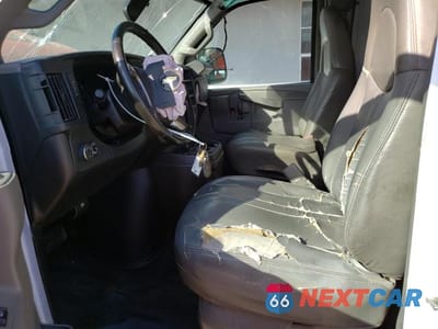 Zdjęcie 7 z 13 samochodu: 2019 CHEVROLET EXPRESS G2500 VIN:1GCWGBFG0K1261079 - miniatura