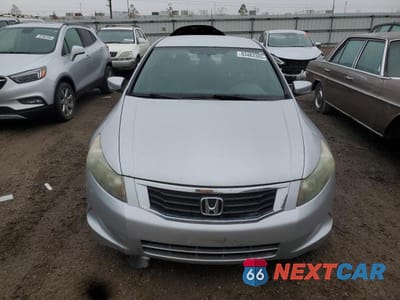 Piąte zdjęcie samochodu w środku: 2009 HONDA ACCORD LXP VIN:1HGCP26429A105775 - miniatura