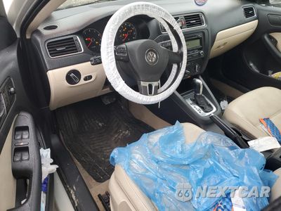 Zdjęcie 8 z 12 samochodu: 2011 VOLKSWAGEN JETTA SE VIN:3VWDZ7AJ5BM051675 - miniatura